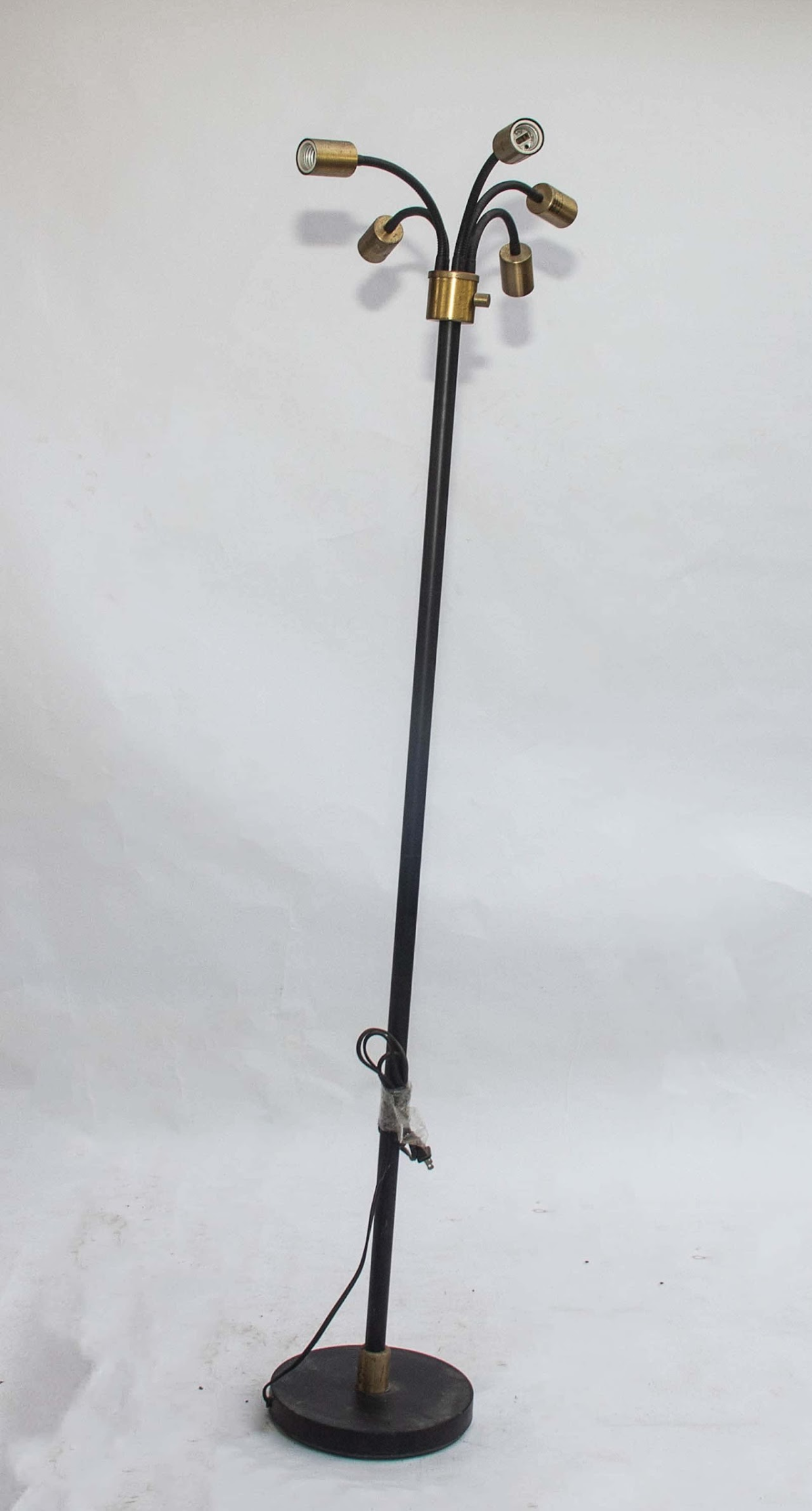 Modern Tripod Lamp Modern Tripod Lamp - Image 1