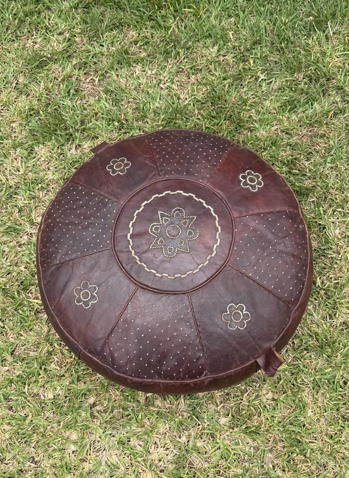 Moroccan leather ottoman set - Image 2