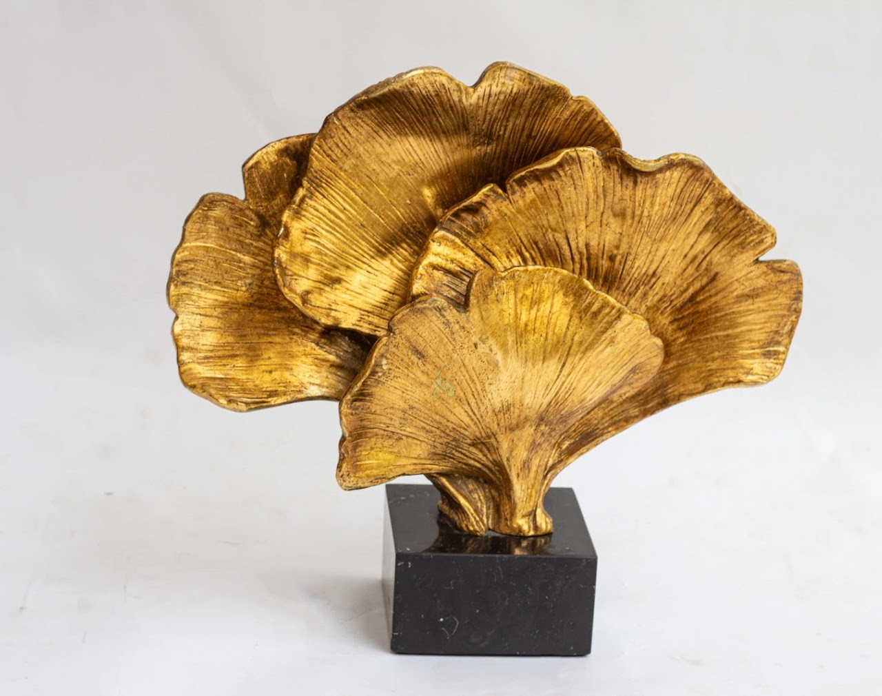 Office sculpture decor Office sculpture decor - Image 1