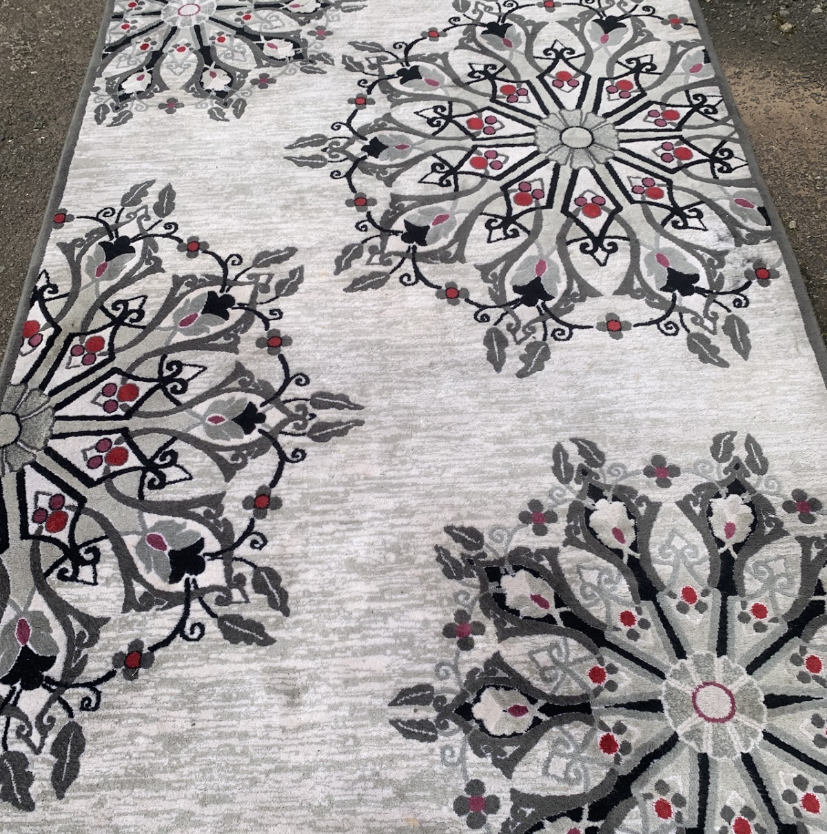Oriental Rug Oriental Rug - Image 1