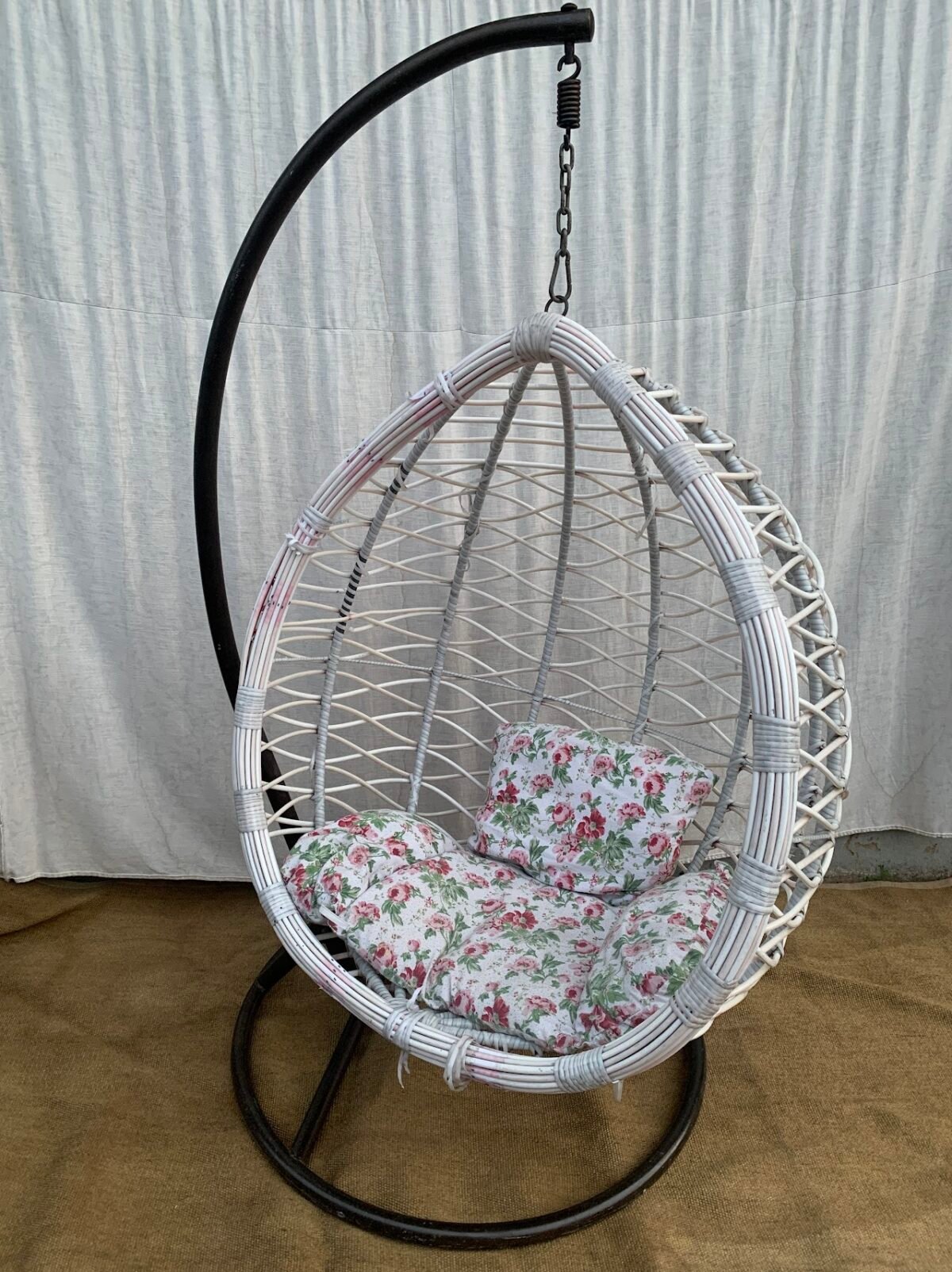Outdoor Swing - Image 1