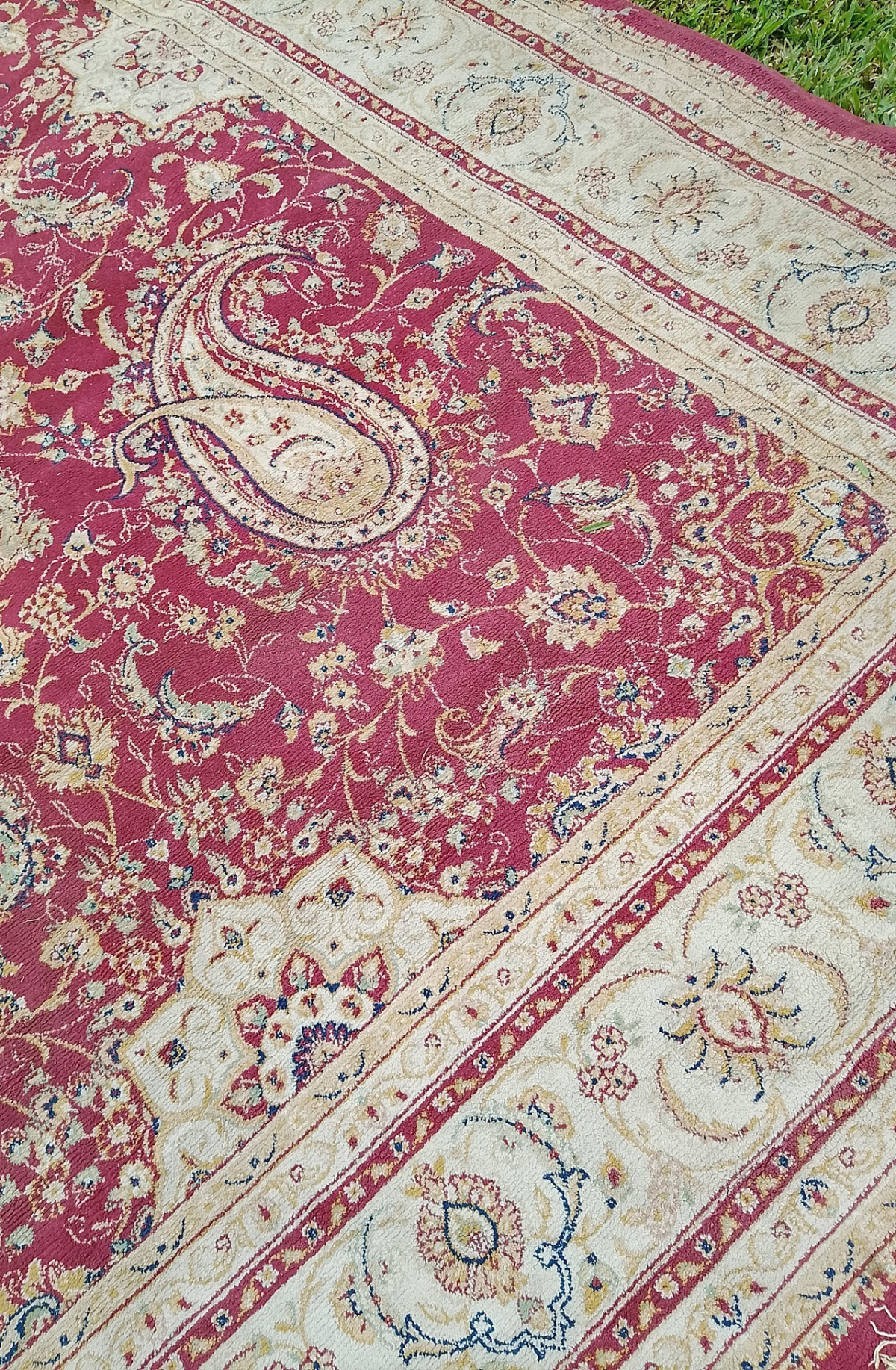 Persian-Style Medallion Rug - Image 2