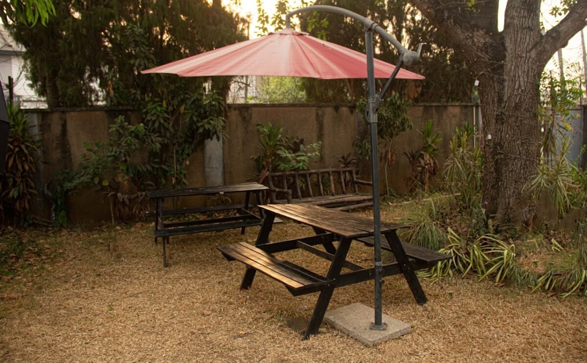 Picnic Table with seat2 picnic