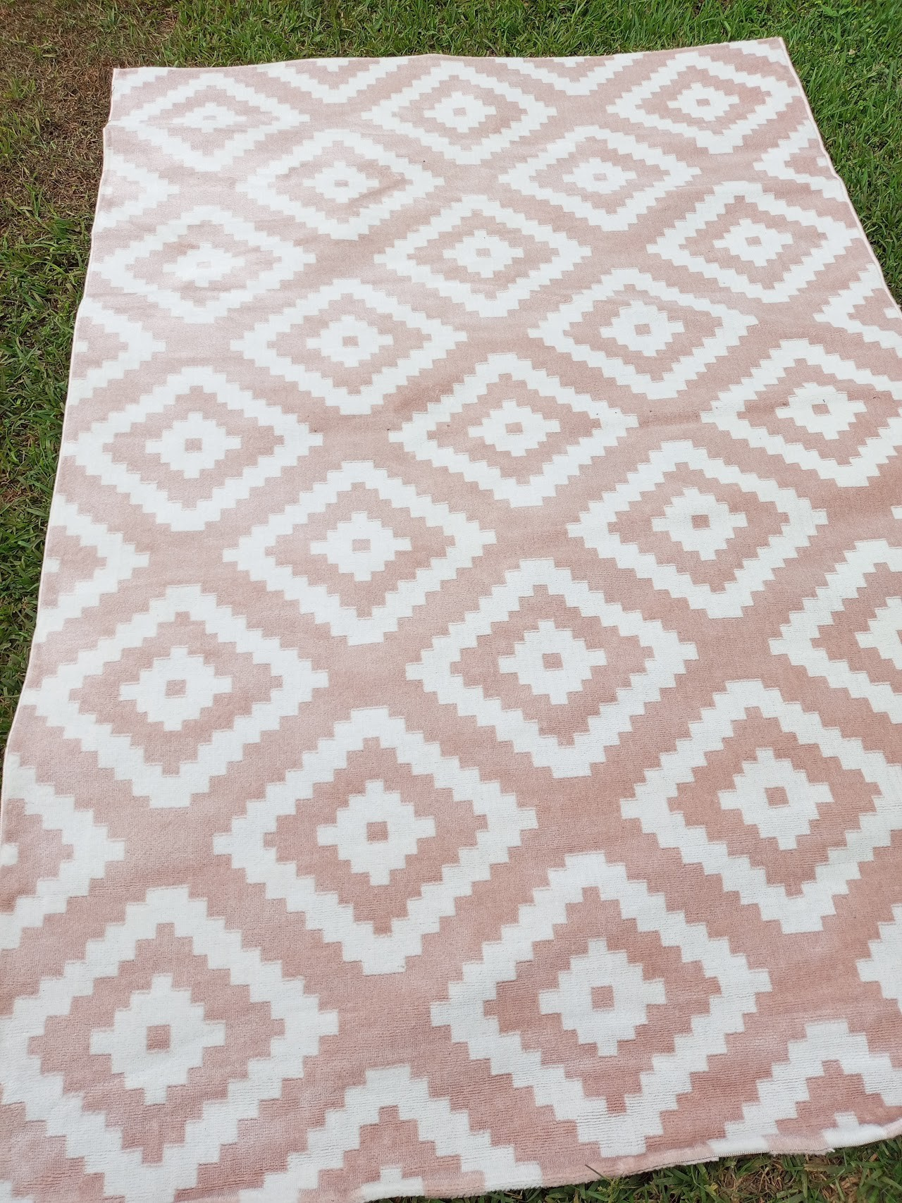 Pink and White Tufted Moroccan Rug Pink and White Tufted Moroccan Rug - Image 1