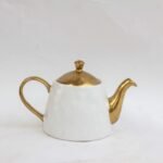 Porcelain tea pot