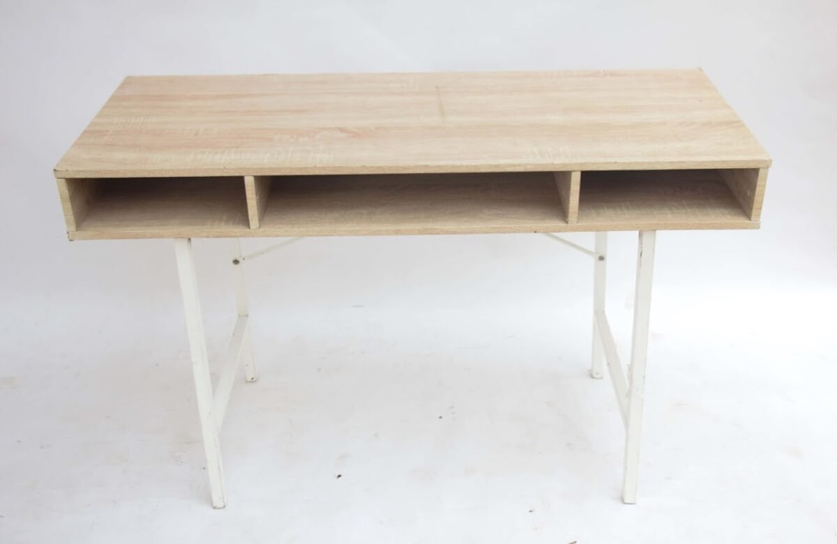 Reading Table - Image 1