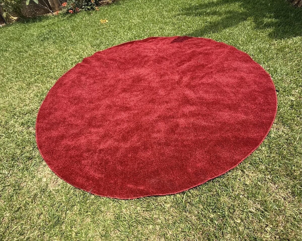 Round Crimson Shag Area Rug. Round Crimson Shag Area Rug - Image 1