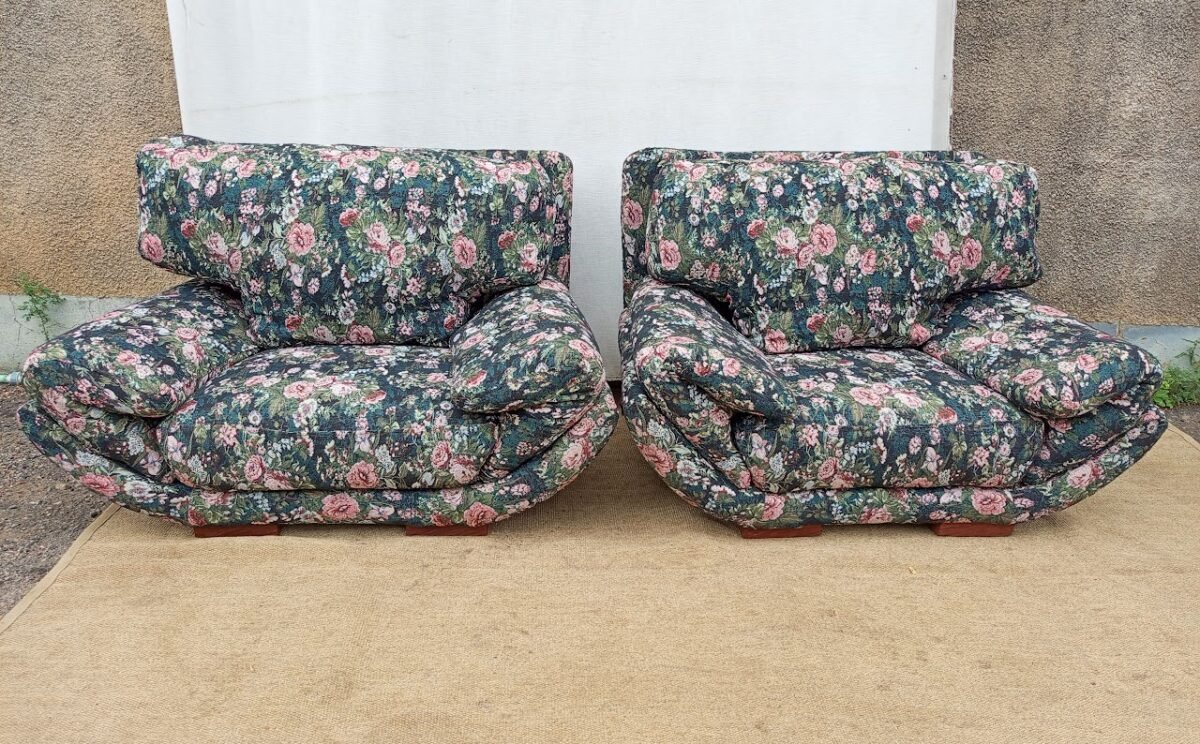 Single flowery sofa - Image 1