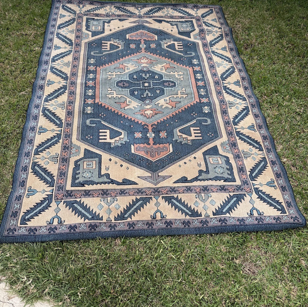 Southwestern-style area rug Southwestern-style area rug - Image 1