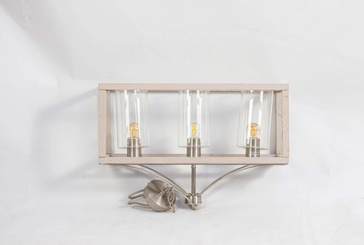 Squire Manor Light - Image 1