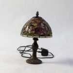 Style floral table lamp