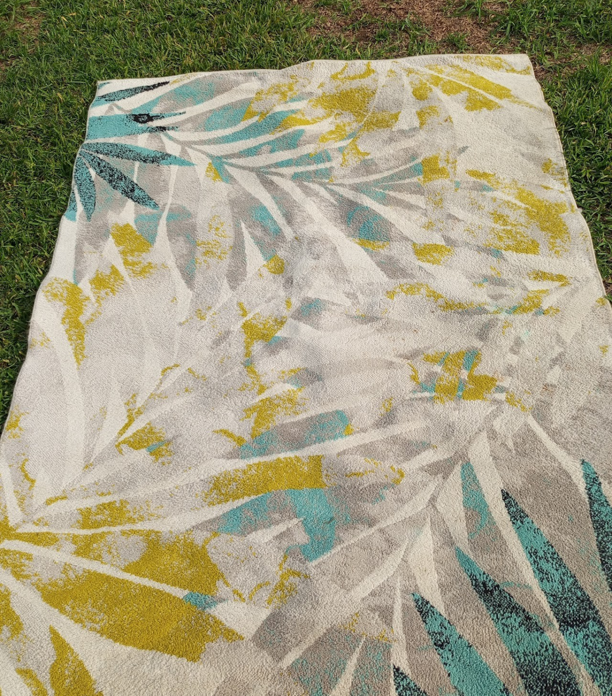 Tropical Botanical Design Area Rug Tropical Botanical Design Area Rug - Image 1