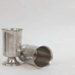 Tulip-shaped tumbler