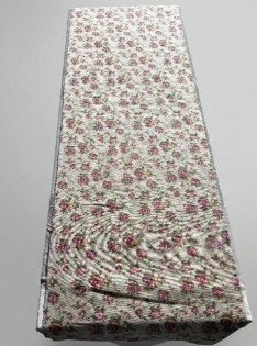 Vintage Floral Lace Table Runner Vintage Floral Lace Table Runner - Image 1