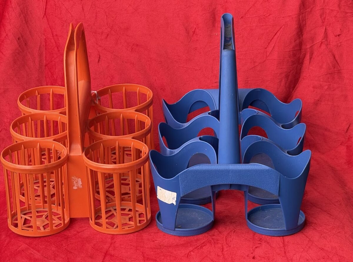 Vintage Plastic 6-Bottle Carrier Vintage Plastic 6-Bottle Carrier(Big) - Image 1