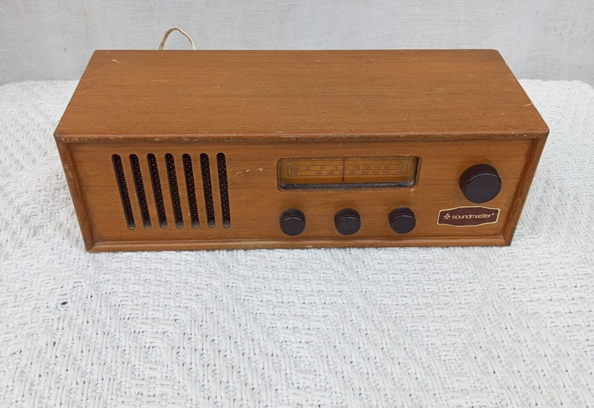 Vintage Radio - Image 1