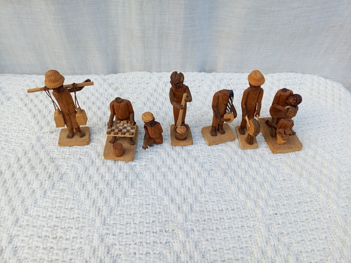 Vintage carved wooden statue Vintage Carved Wooden Statue - Image 1