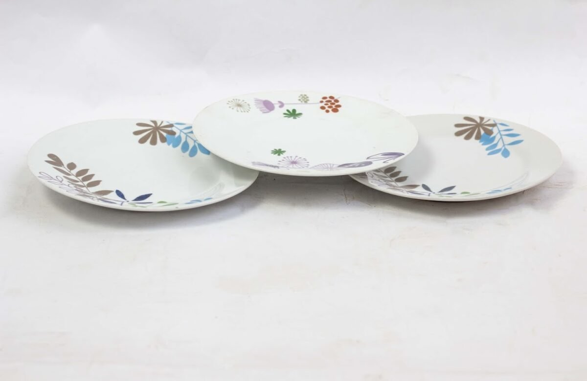 Vintage ceramic plates - Image 1