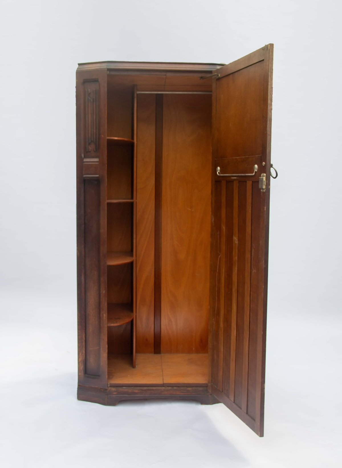 Vintage coat closet - Image 2