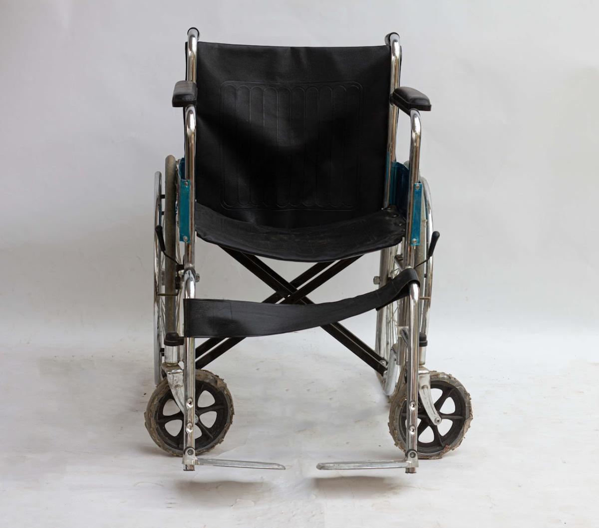 Wheel chair 3 Wheelchair - Image 1