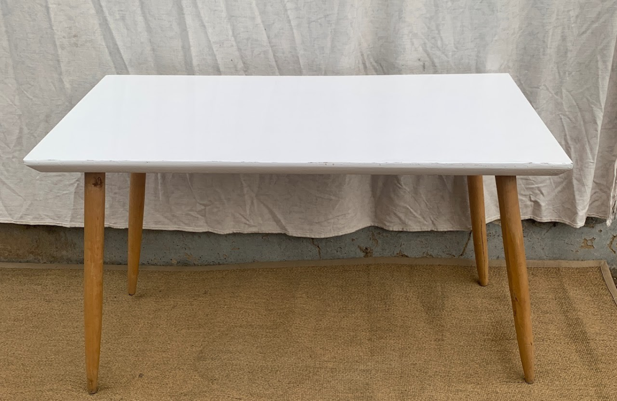 White Gloss Table - Image 1