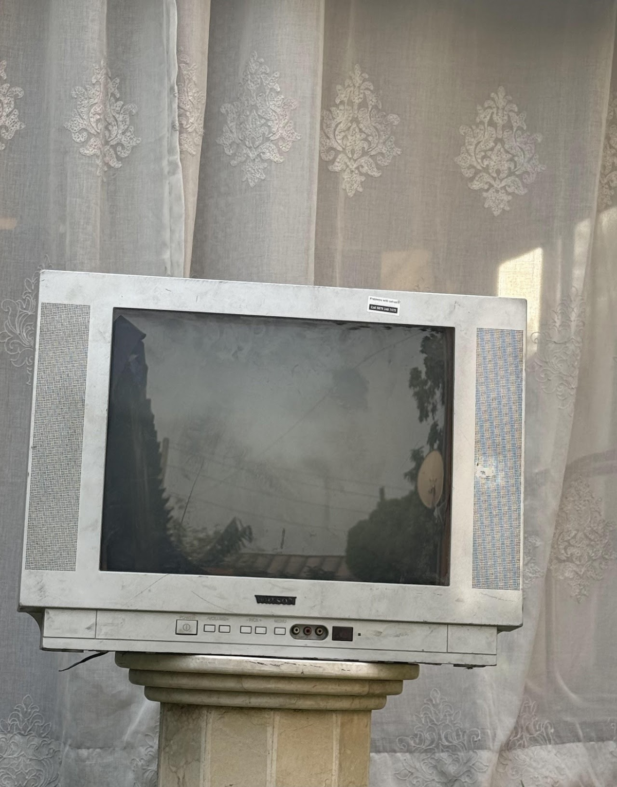 Wilson 14-Inch Portable CRT TV - Image 1