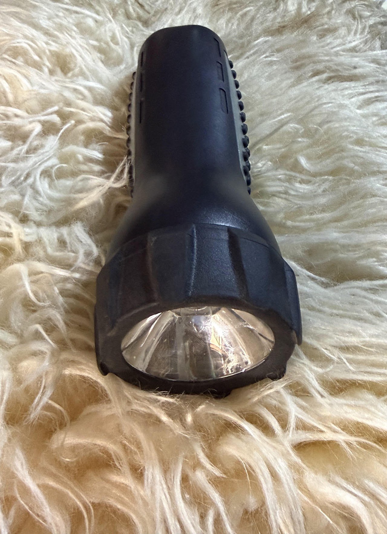 handheld flashlight 2 Handheld flashlight - Image 1