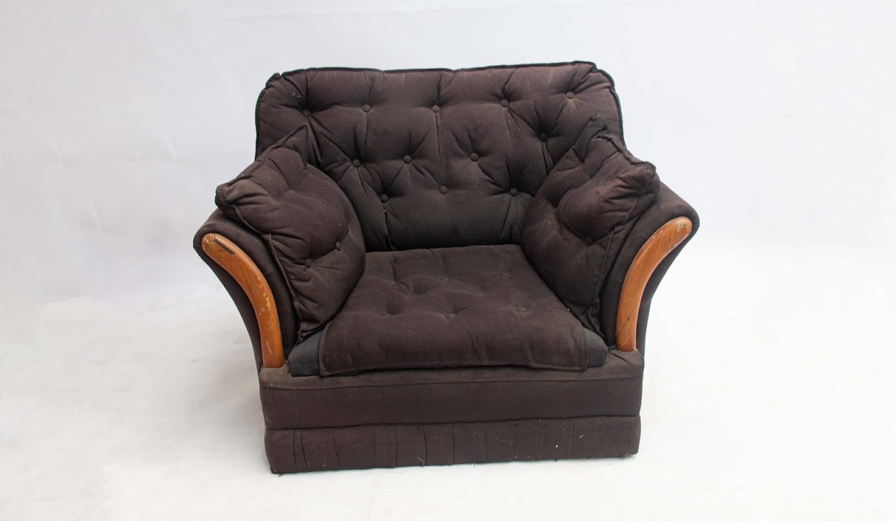 single seater arm chair Single seater arm chair - Image 1