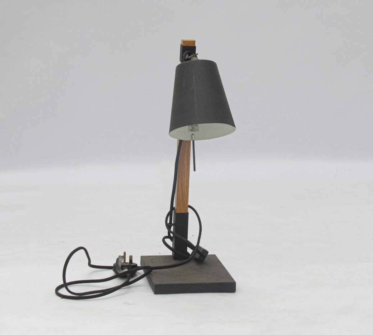 wooden and metal table lamp - Image 1