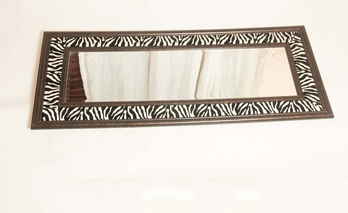 zebra patterned mirror Zebra patterned mirror - Image 1