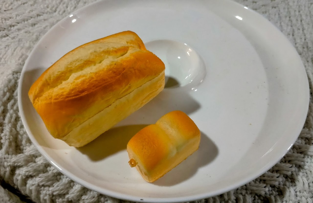 Fake bread Fake Breads - Image 1