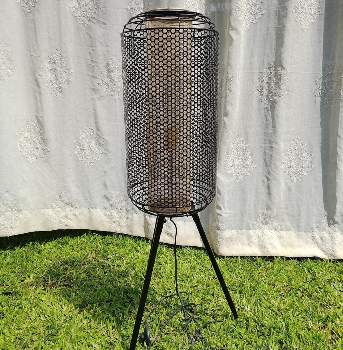 Garden Lamp Stand Honeycomb Mesh Tripod Garden Lamp (Short) - Image 1
