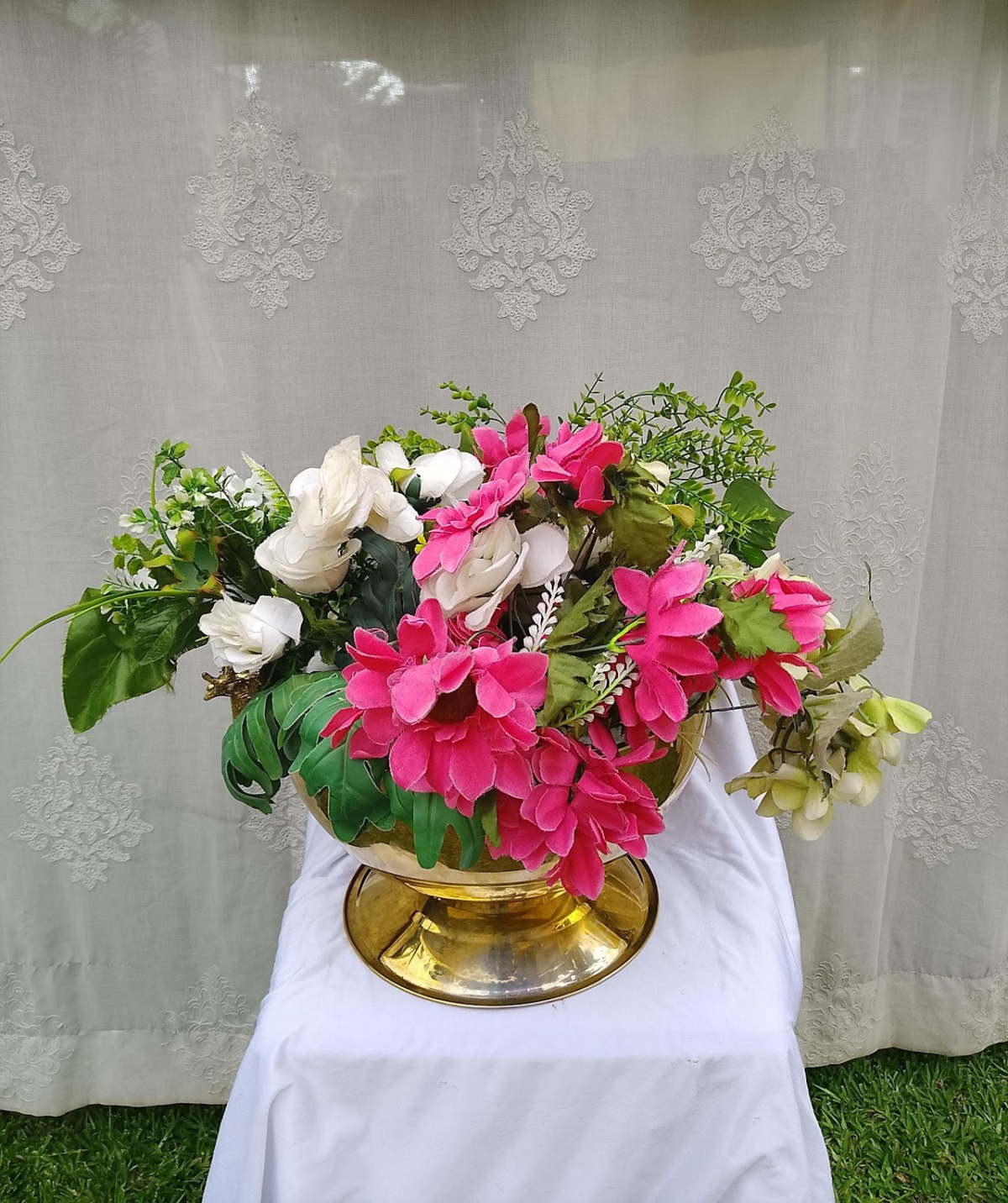 Gold Pedestal Bowl Gold Pedestal Bowl with flowers - Image 1