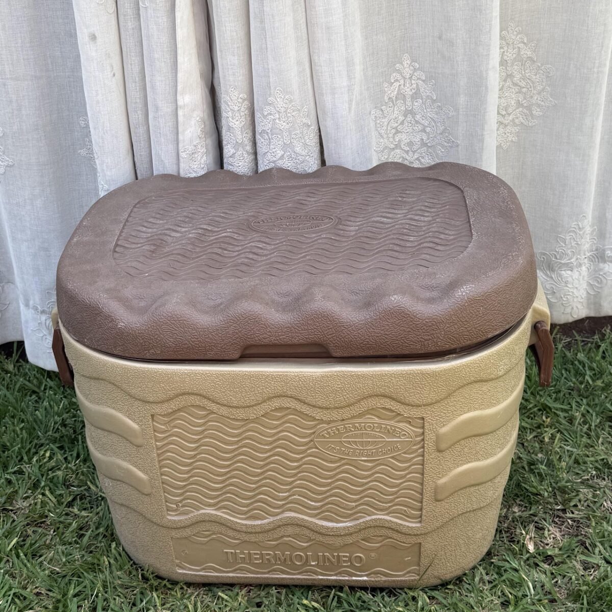 Vintage Cooler with Cover Vintage Cooler with Cover - Image 1
