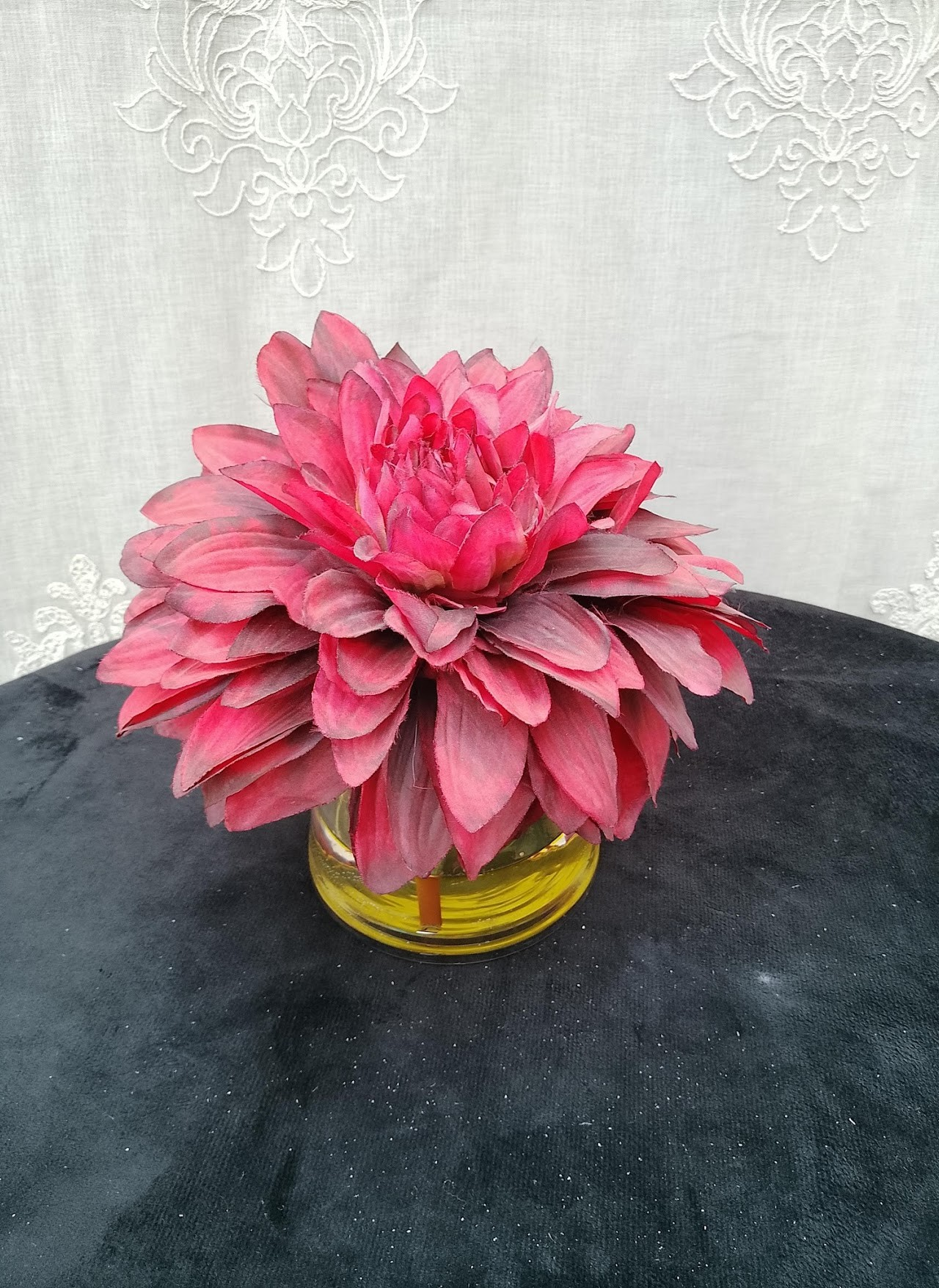 glass vase with flowers Glass vase with flowers - Image 1