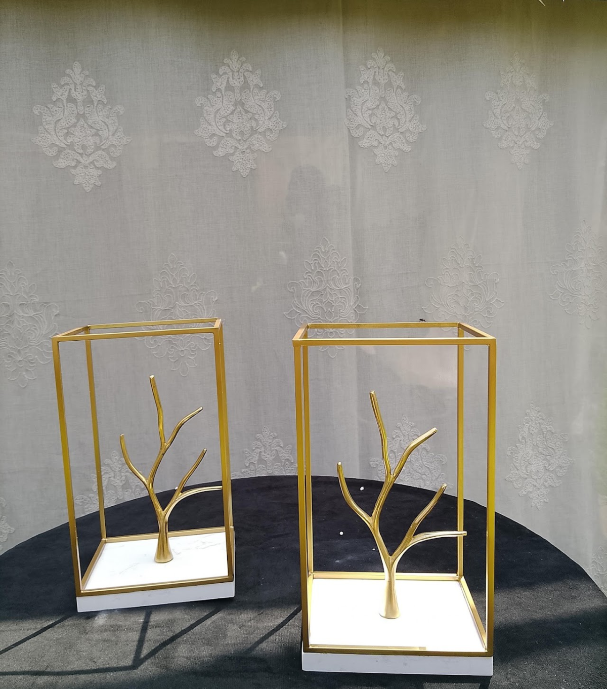 modern gold geometric tree branch centerpieces Modern gold geometric tree branch - Image 1