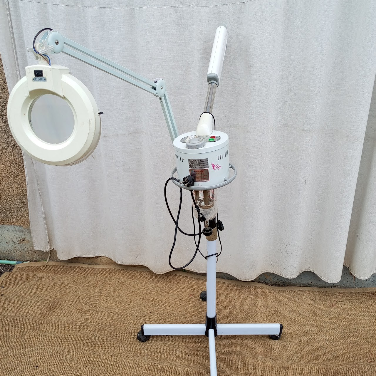 Facial Steaming Machine with magnifying lamp Facial steamer lamp - Image 1