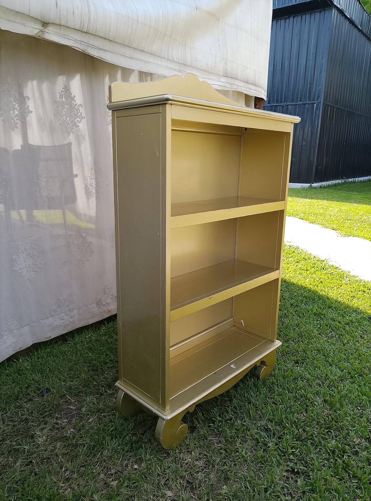 Gold Vintage-Style Bookshelf Gold Vintage-Style Bookshelf - Image 1