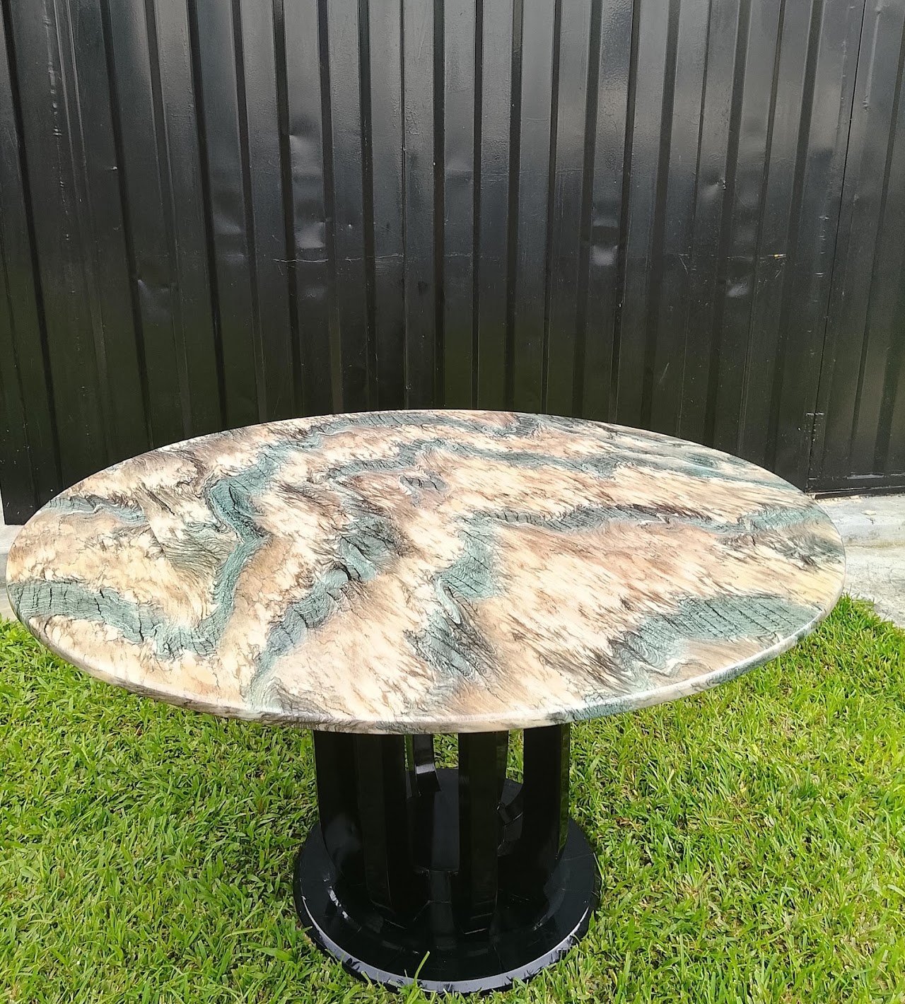 Modern round marbled top table Modern round marbled top table - Image 1