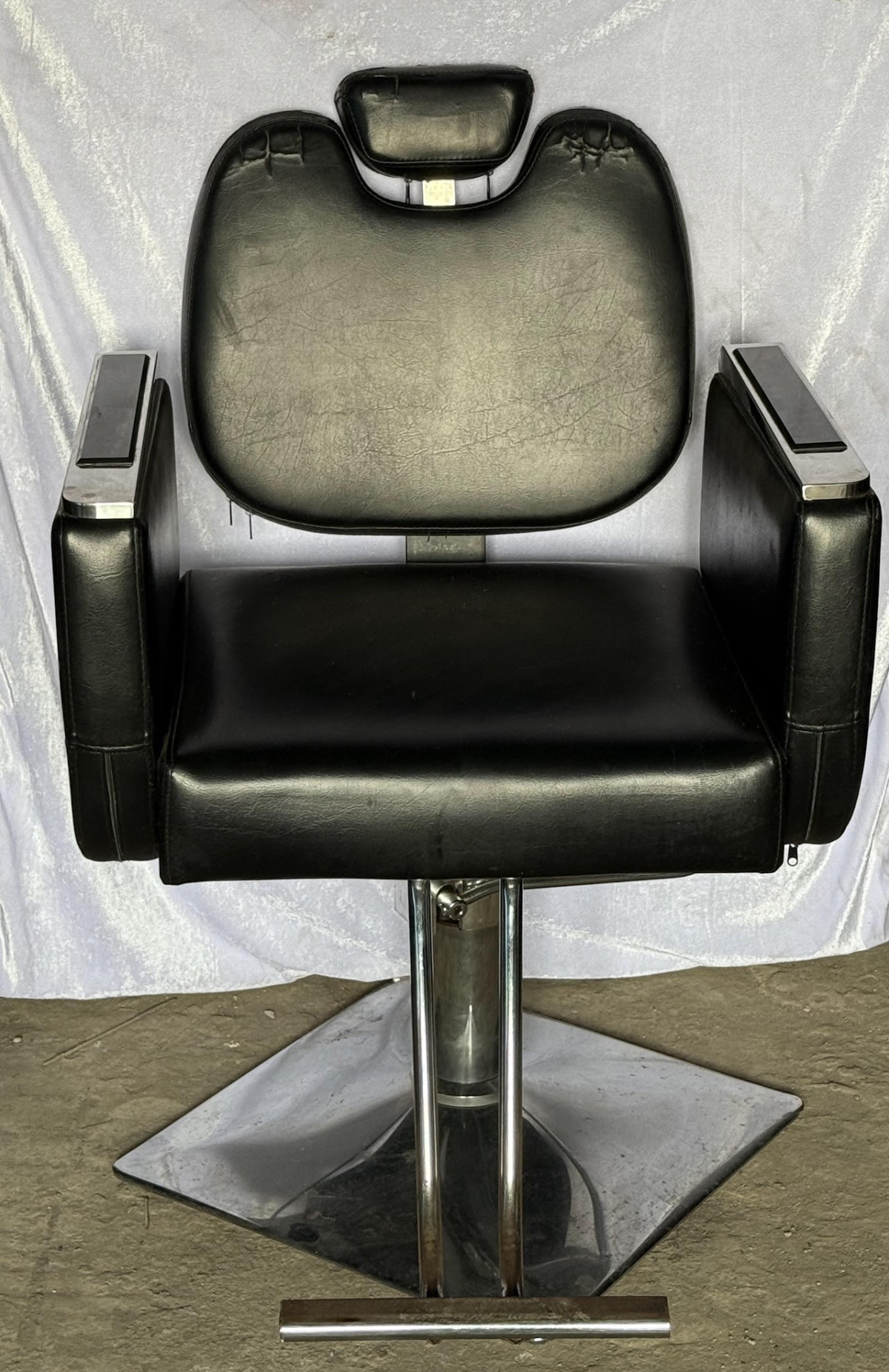 Reclining Barber Chair Reclining Barber Chair - Image 1