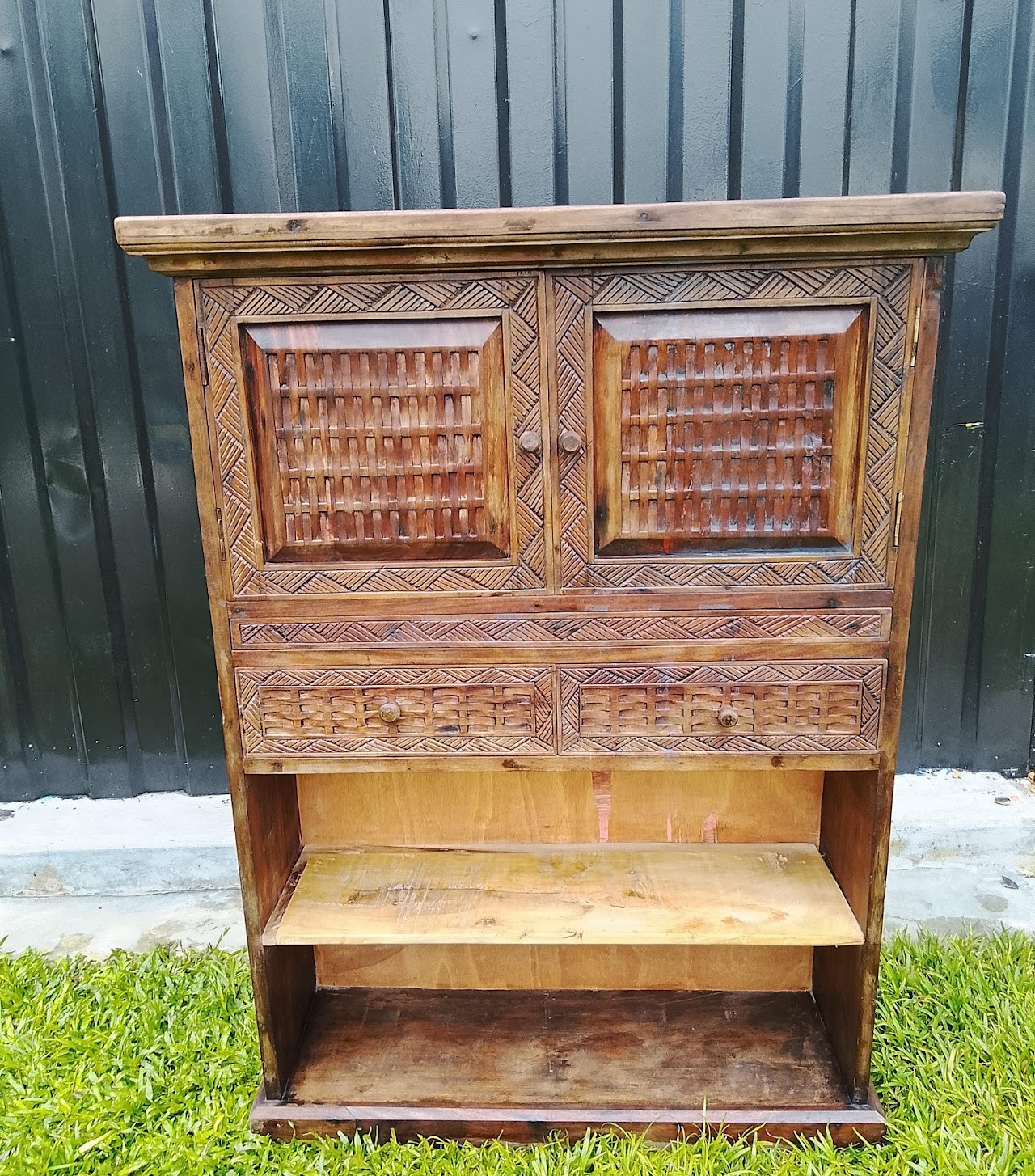 wooden hand-carved cabinet Wooden hand-carved cabinet - Image 1